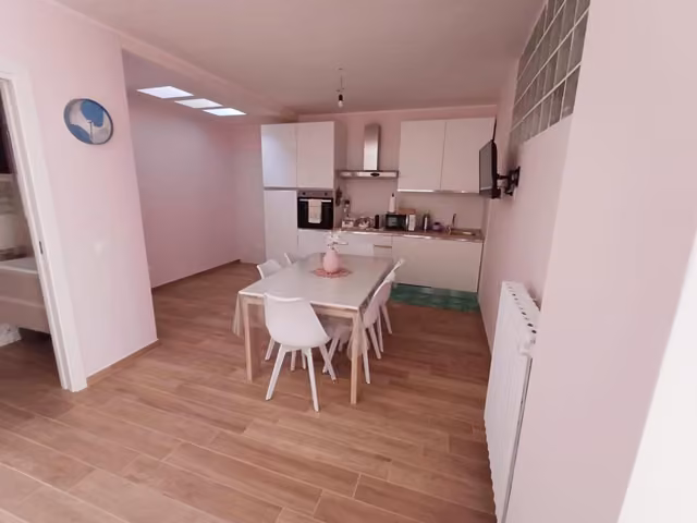 Cucina attrezzata del bed & breakfast a Pratola Peligna